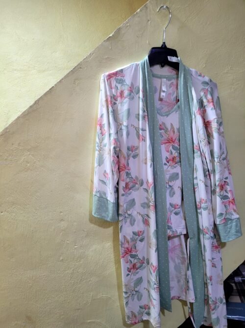 PIJAMA PARA DAMA 3 PIEZAS FLORA NIKROOZ (TALLA MEDIANA)