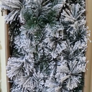 PRE-ILUMINADA CON 150 LUCES MICRO LED GUIRNALDA NEVADA